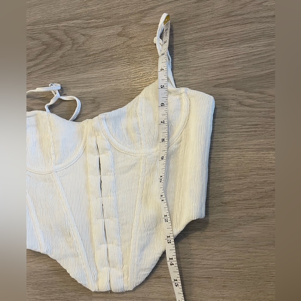 WHITE FOX White Ribbed Bustier Crop Top. Size XS - Picture 9 of 9
